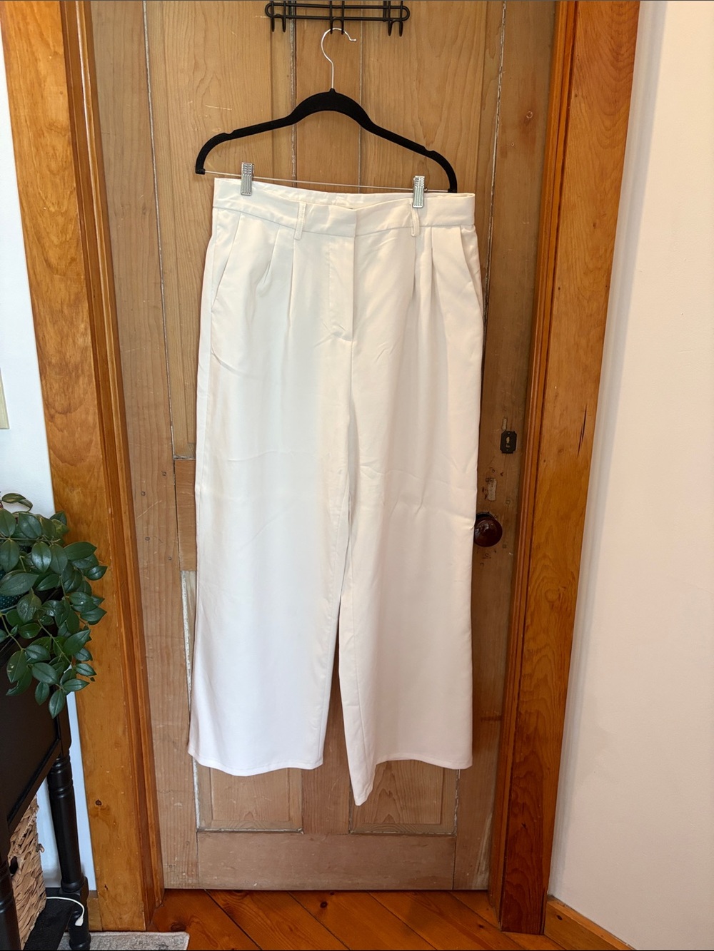 Lulu's Cream Wide-Leg Trousers